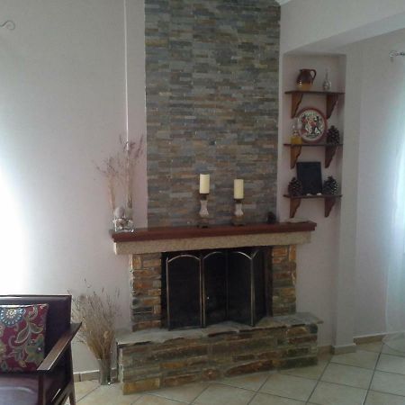 Beachfront Home For 8, Kalifteri Beach, อาฟิสโซส ภายนอก รูปภาพ
