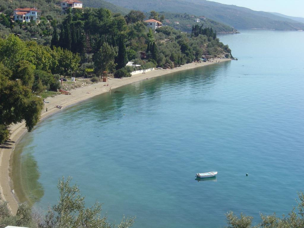 Beachfront Home For 8, Kalifteri Beach, อาฟิสโซส ภายนอก รูปภาพ