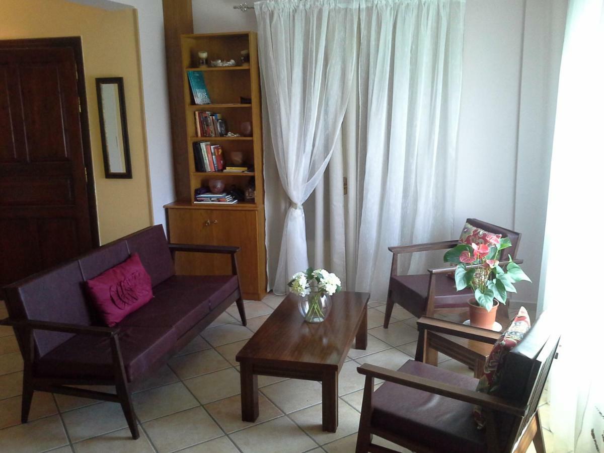 Beachfront Home For 8, Kalifteri Beach, อาฟิสโซส ภายนอก รูปภาพ
